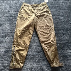 Athleta woman’s Olive Cargo Pants